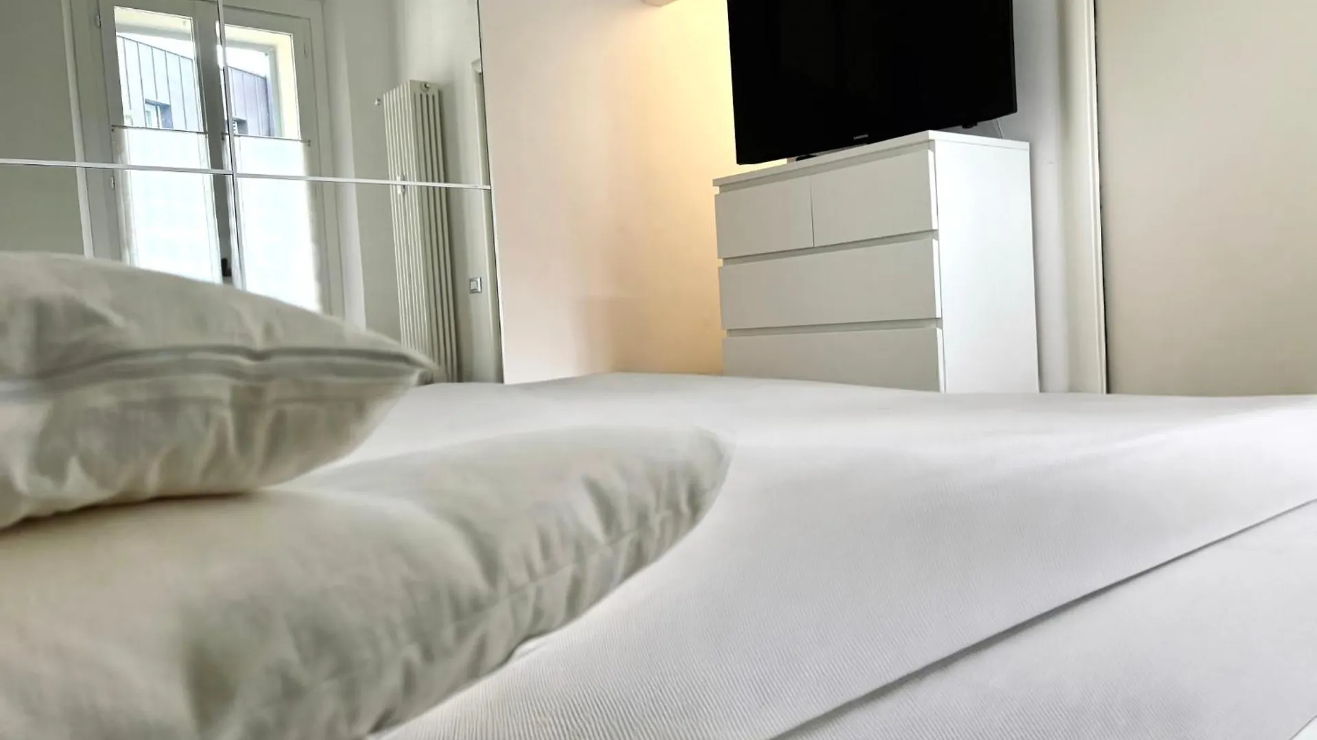 Mi001 - Milano, Moderno Bilocale In Zona Isola Apartman